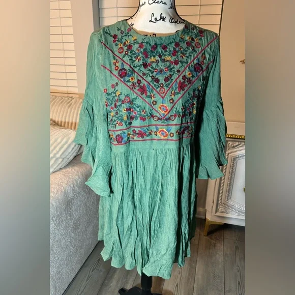 Umgee Sage Green and Embroidered dress - Picture 4 of 11